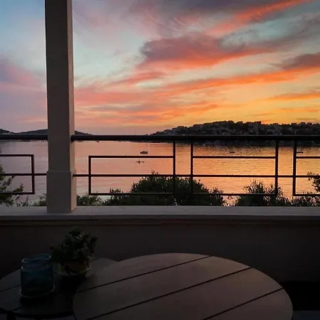 Apartment Roko - Seaside Podglavica