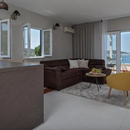 Roko - Seaside * Podglavica