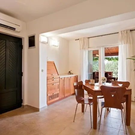 Roko - Seaside Apartment *