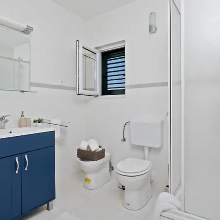 Roko - Seaside Apartment