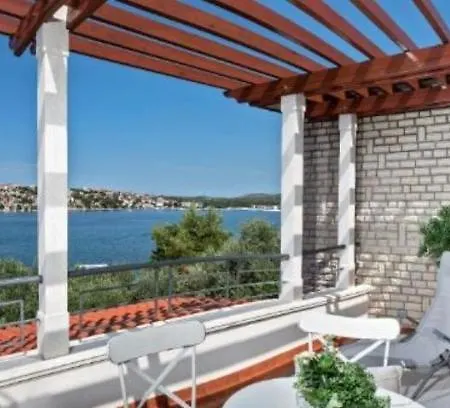 Roko - Seaside Apartment Podglavica