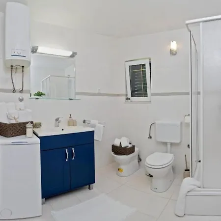 Roko - Seaside Apartment *